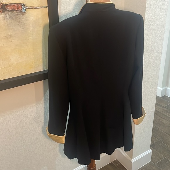 GORGEOUS VINTAGE Black and Golden trimmed blazer.. FANTASTIC!! SIZE 10 - Picture 6 of 11
